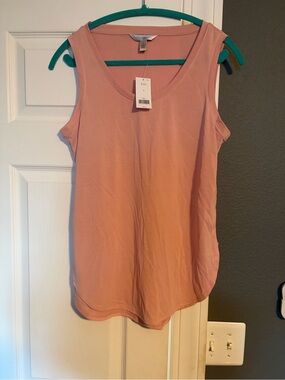 NWT Banana Republic Sleeveless Scoop Neck Tank in Rose Blush